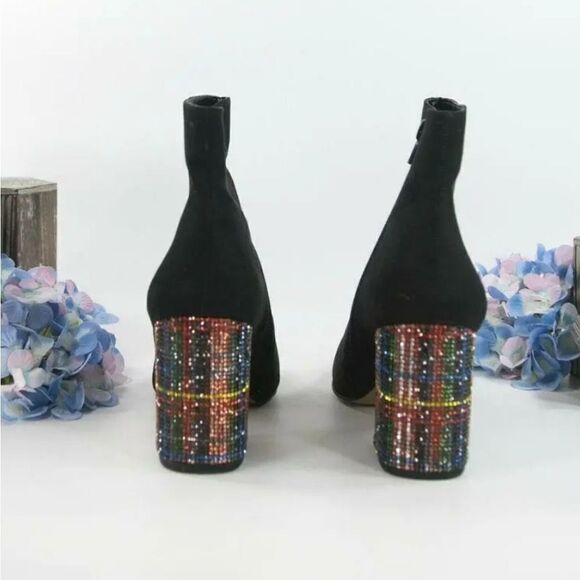 Betsy Johnson - Picture 14 of 15